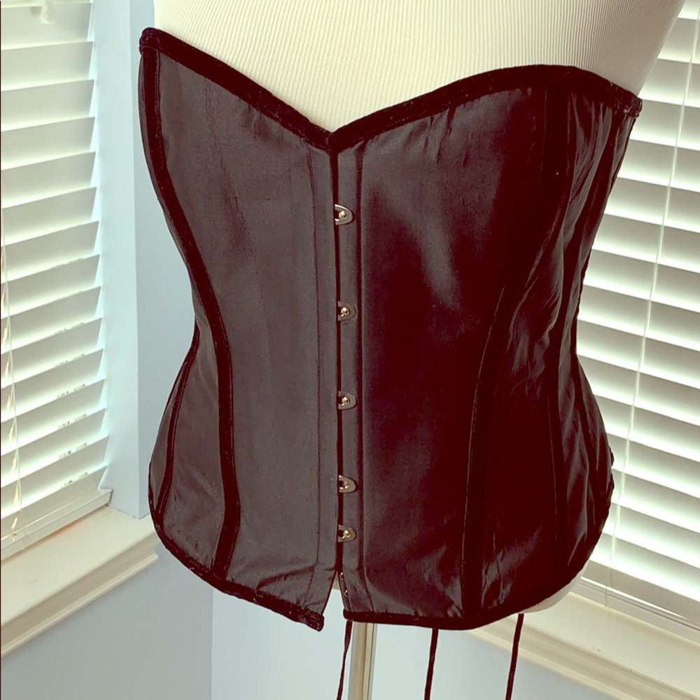 Black structured corset velvet lined boning